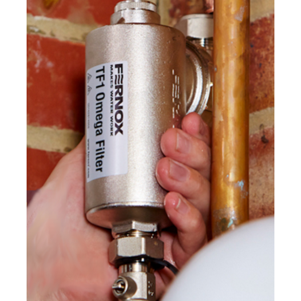 Filtre FERNOX TF1 Omega 1'' - Séparateur magnétique de poussière en ligne haute performance en laiton